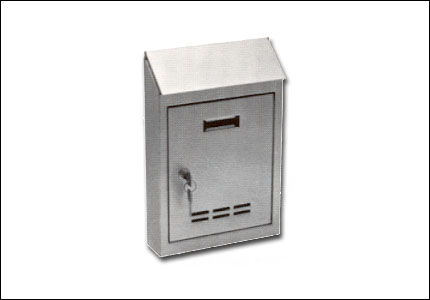 Mail box with roof
