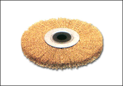 Circular brush with hole with undulated wire 